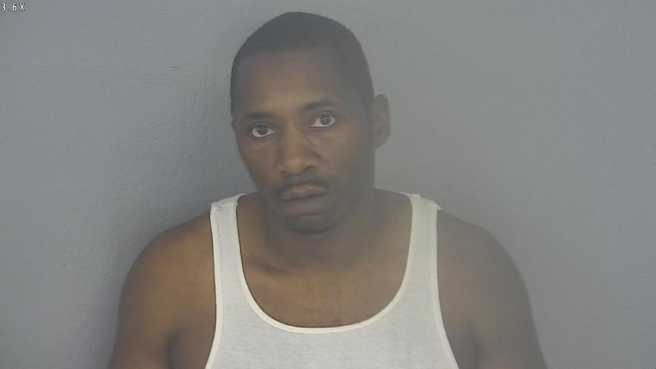 Arrest photo of ANTOWAN WADE