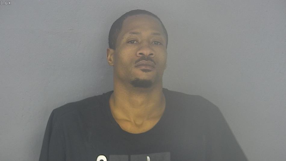 Arrest photo of DERRICK ROSS