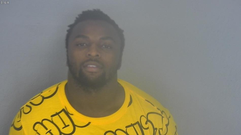 Arrest photo of DEVA'NTE ROBINSON