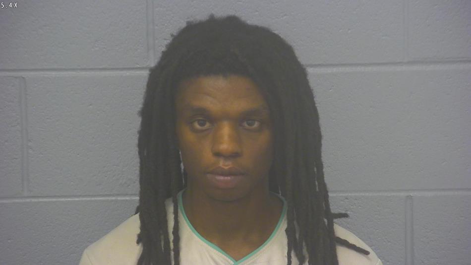 Arrest photo of DKAIVIAN WHITAKER