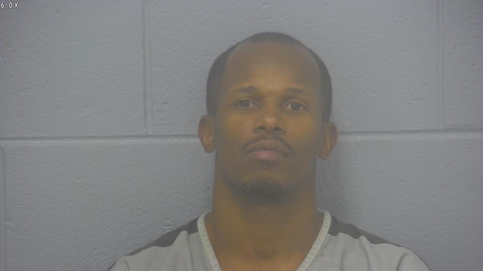 Arrest photo of LATRAEL MOORING