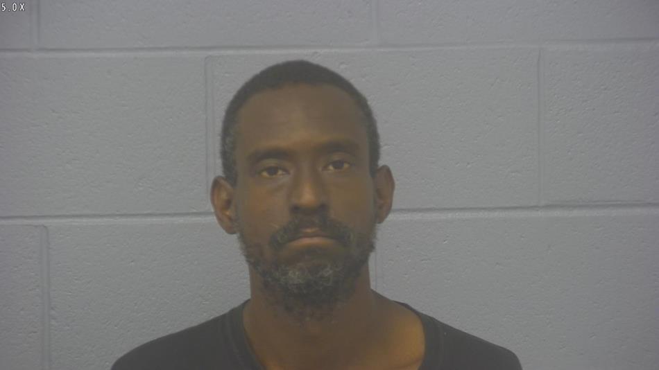 Arrest photo of MAURICE AVERY