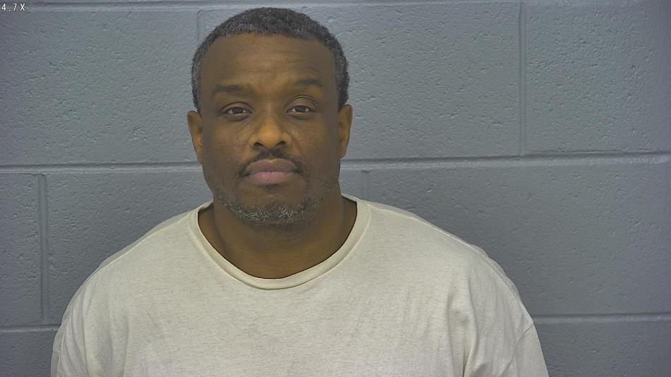 Arrest photo of MICHAEL HUNT