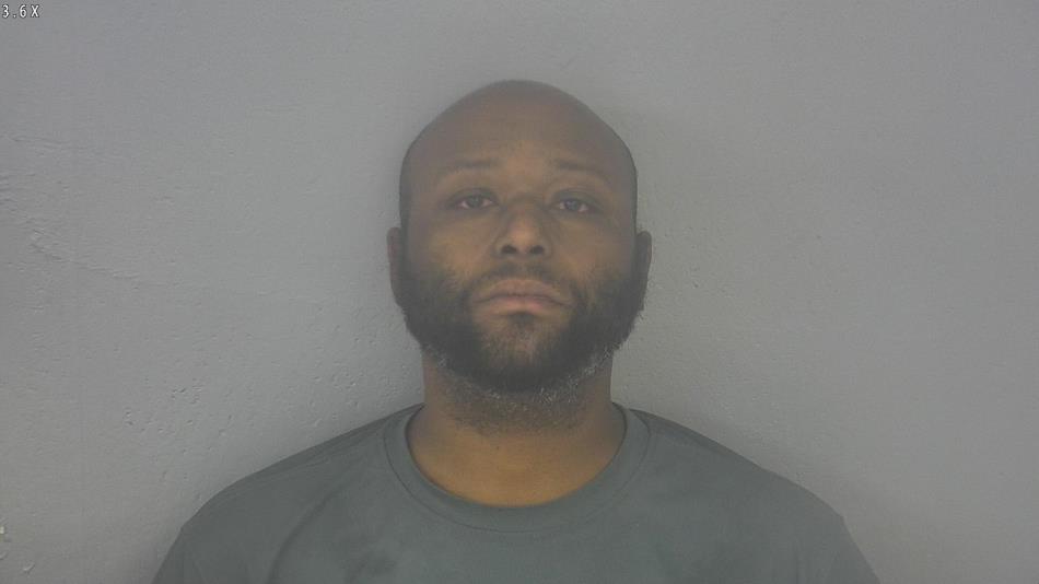 Arrest photo of QUINTON RAINEY