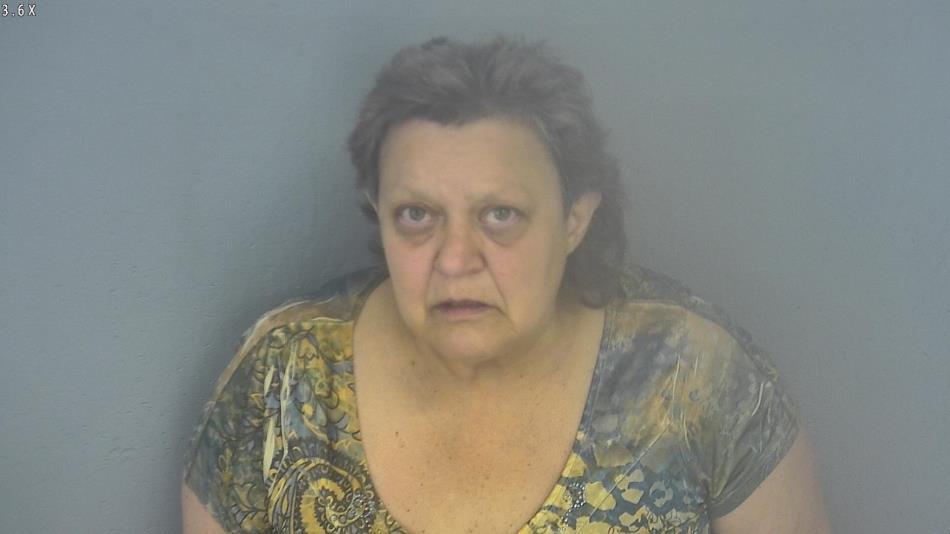 Arrest photo of RAE SUTER