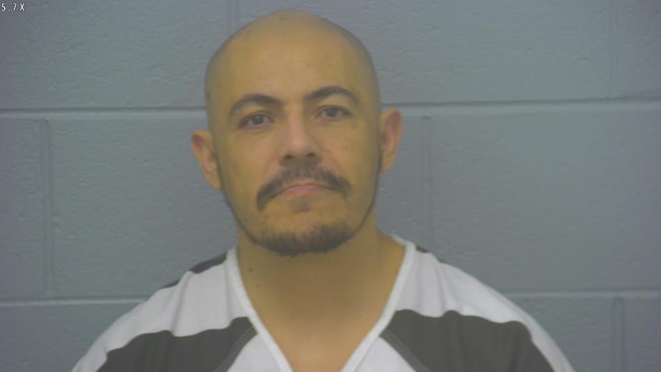 Arrest photo of ROBERTO VELAZQUEZ-MARTINEZ