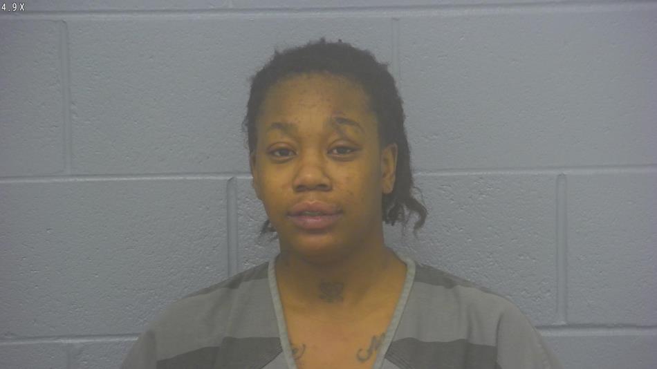 Arrest photo of TINIGUE'RIA SMITH