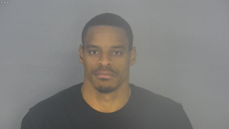 Arrest photo of TREYVON SNEAD