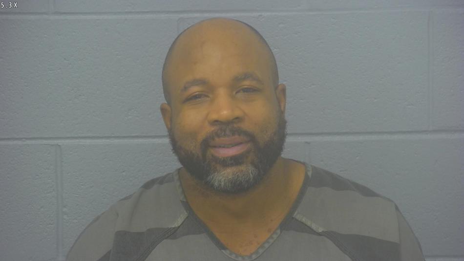 Arrest photo of TYSON ROYAL